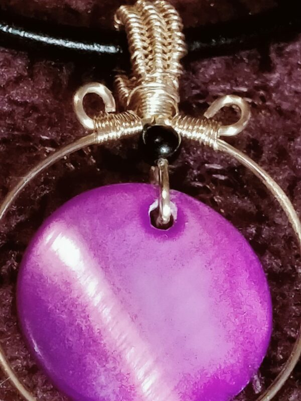 Pendentif lunaire avec bélière tissée en cuivre – Image 5