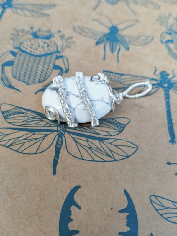 Pendentif tressé avec cabochon en Howlite – Image 6