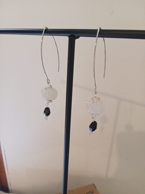 Paire de boucles d'oreilles avec sa citrouille en jade blanc et sa perle de verre – Image 5