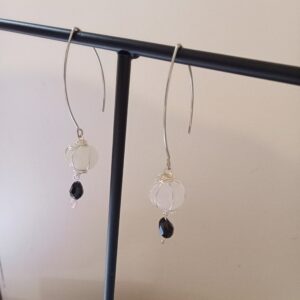 Paire de boucles d'oreilles avec sa citrouille en jade blanc et sa perle de verre