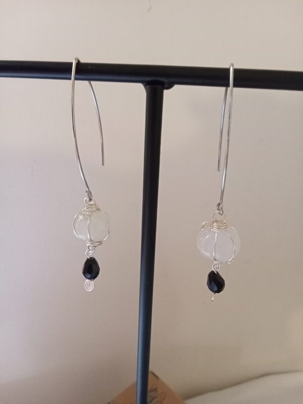 Paire de boucles d'oreilles avec sa citrouille en jade blanc et sa perle de verre – Image 8