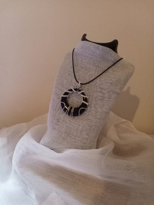 Pendentif "donut" romantique tissé et son collier – Image 5