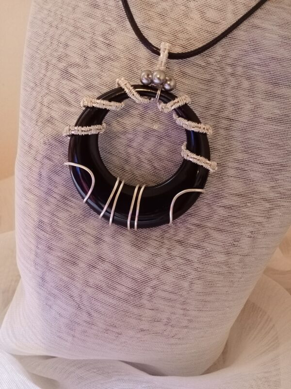 Pendentif "donut" romantique tissé et son collier – Image 2