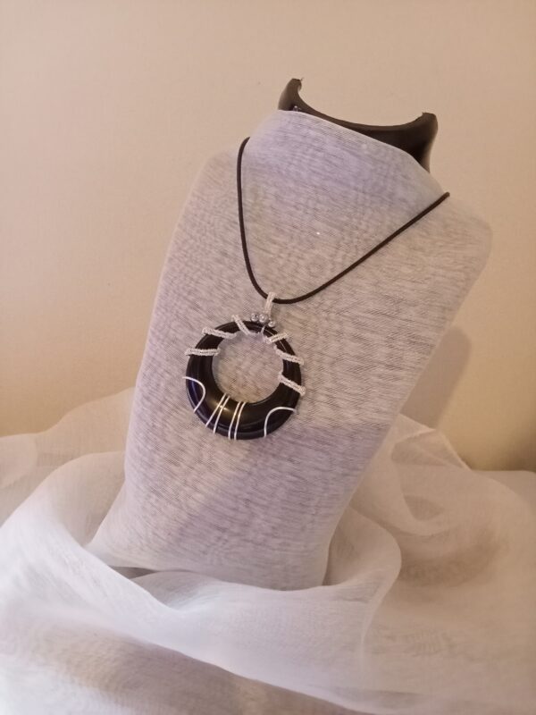 Pendentif "donut" romantique tissé et son collier – Image 6